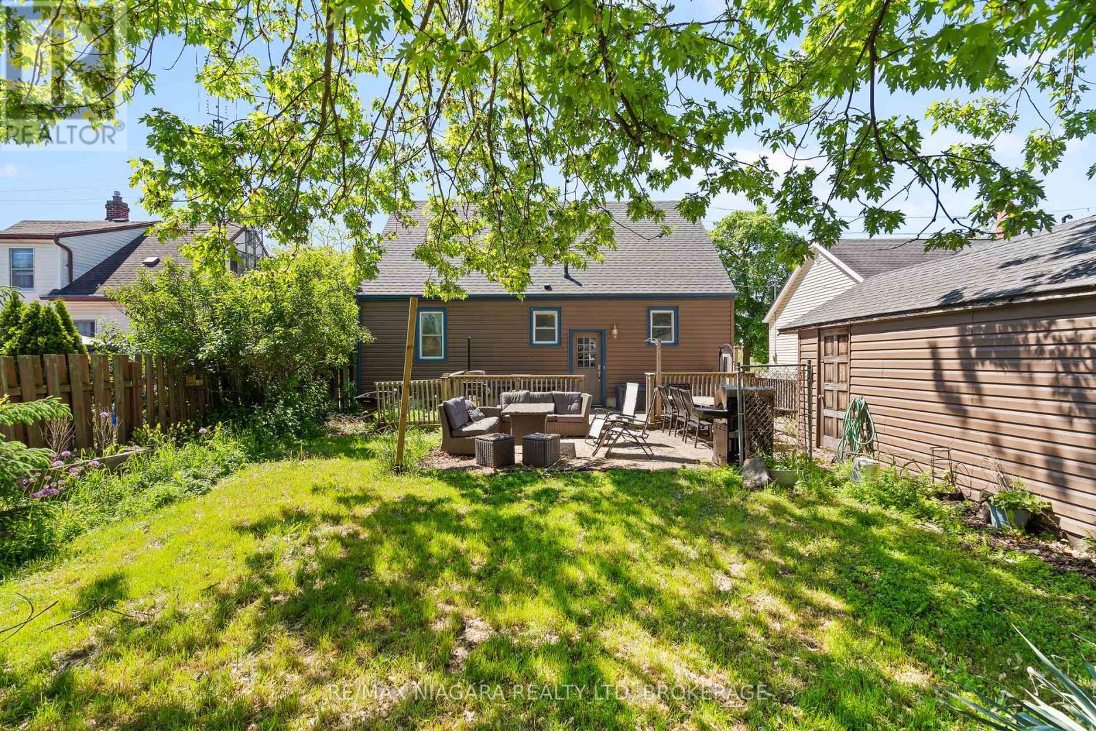 39 Seymour Avenue, St. Catharines, Ontario  L2P 1A5 - Photo 24 - X12176186