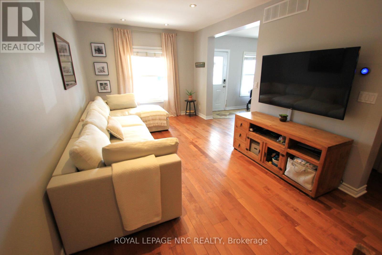 Property at 13 VIOLET STREET image 5