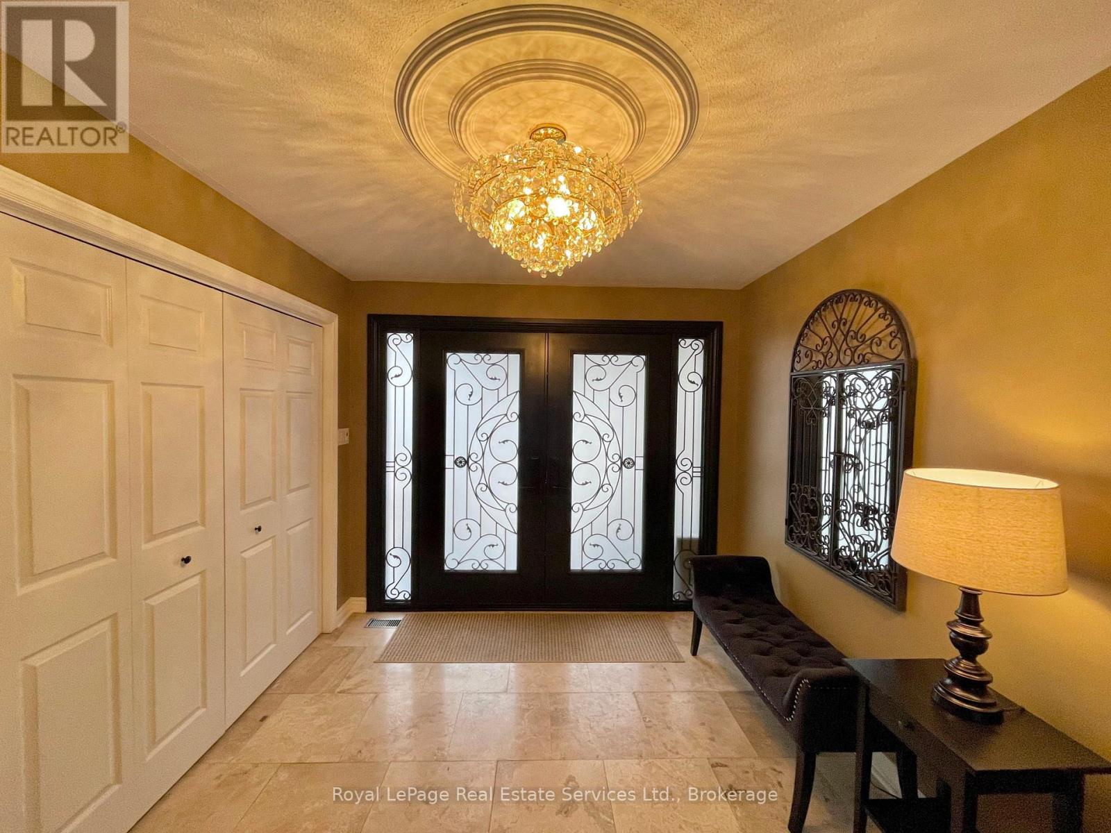 Property at 184 DUNDAS STREET E image 5