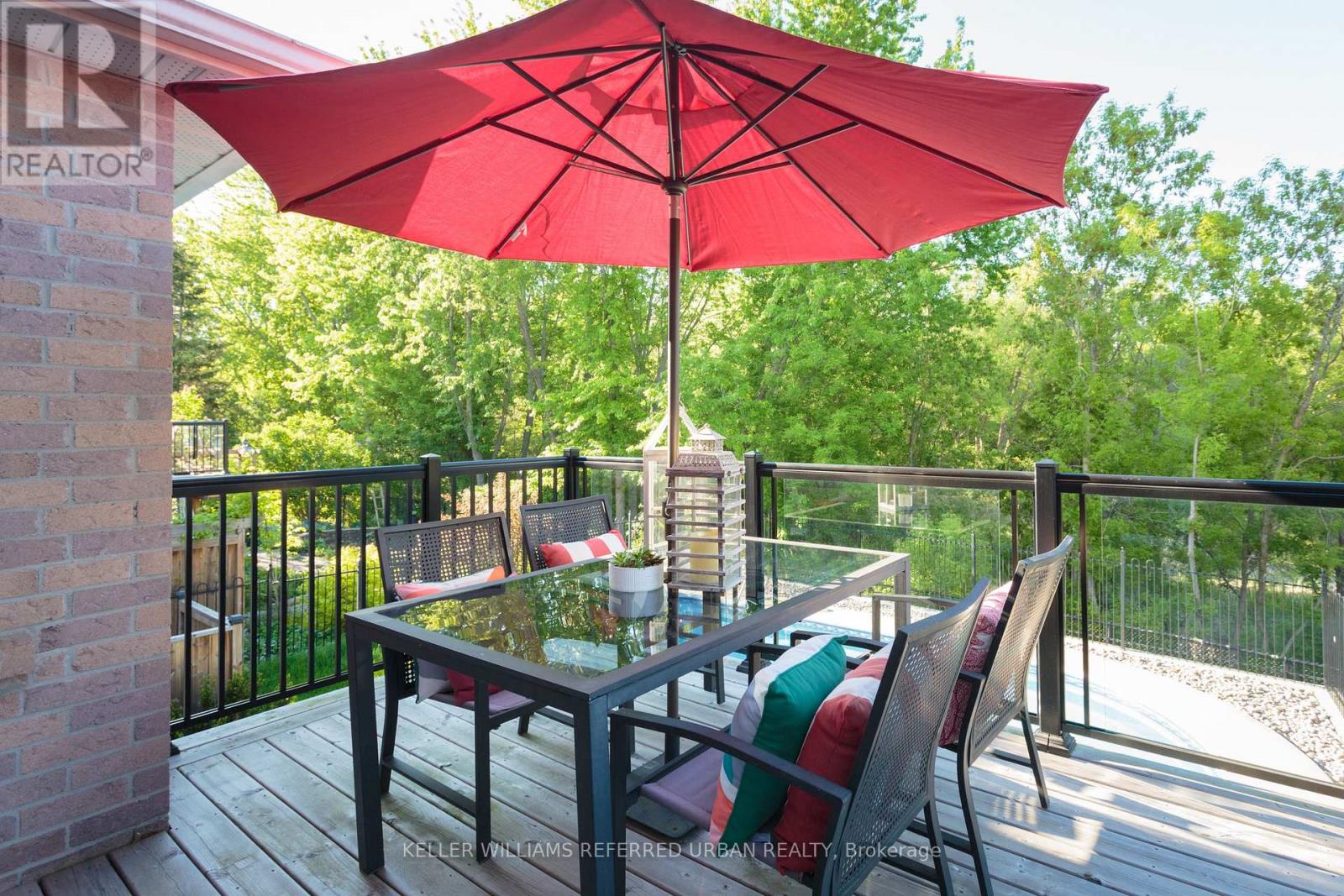 88 Timpson Drive, Aurora, Ontario  L4G 5N4 - Photo 2 - N12120705
