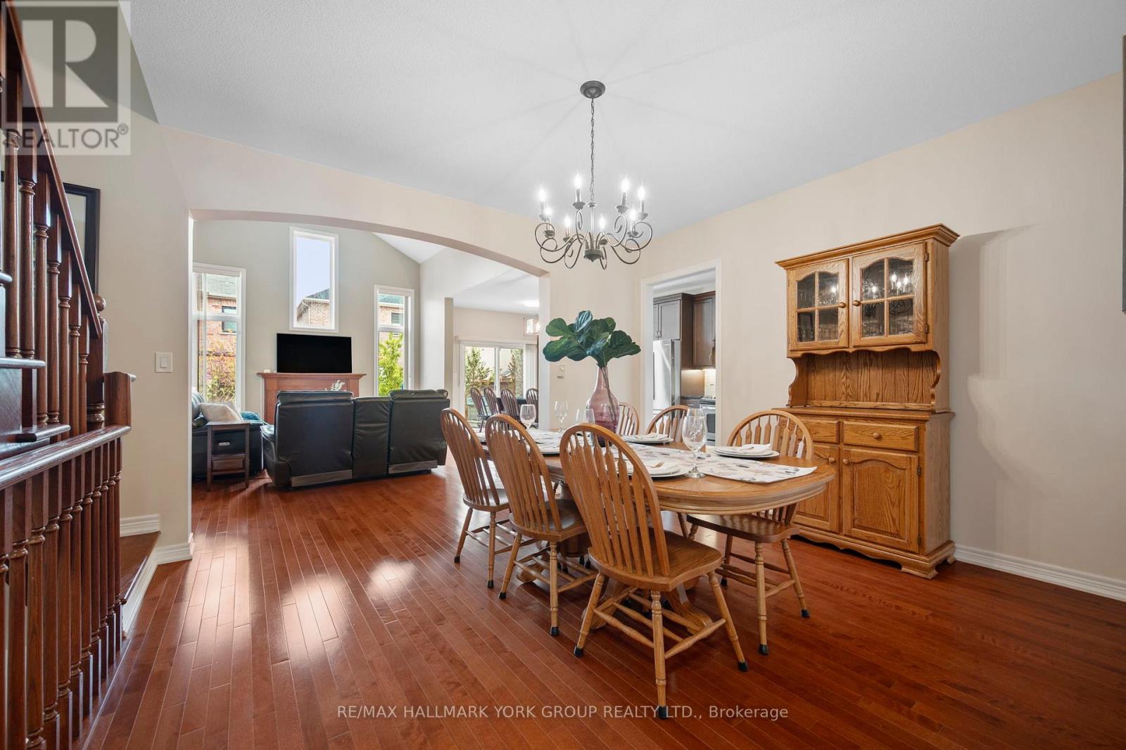 3210 Saltaire Crescent, Oakville, Ontario  L6M 0K8 - Photo 12 - W12172891
