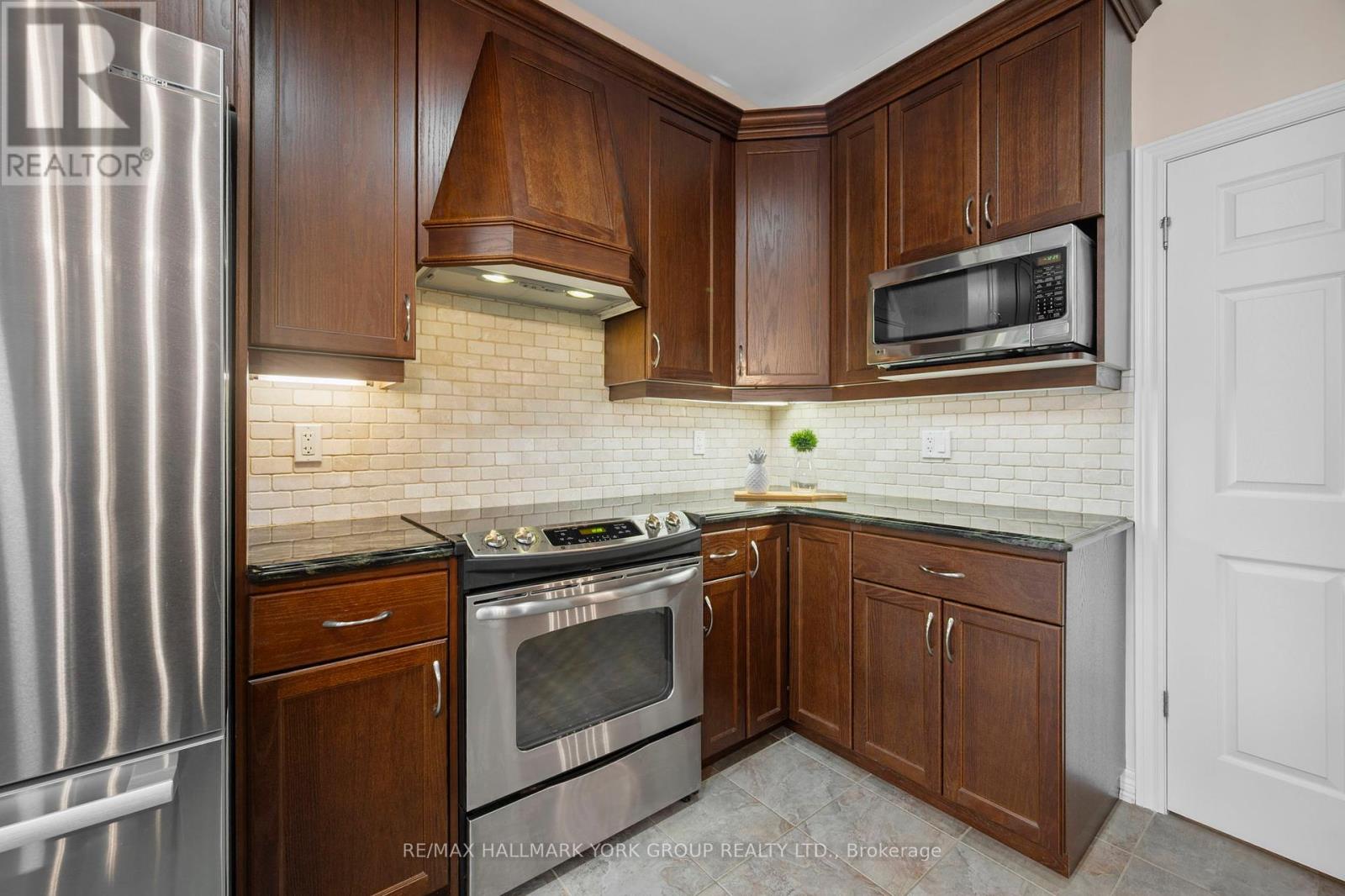3210 Saltaire Crescent, Oakville, Ontario  L6M 0K8 - Photo 21 - W12172891