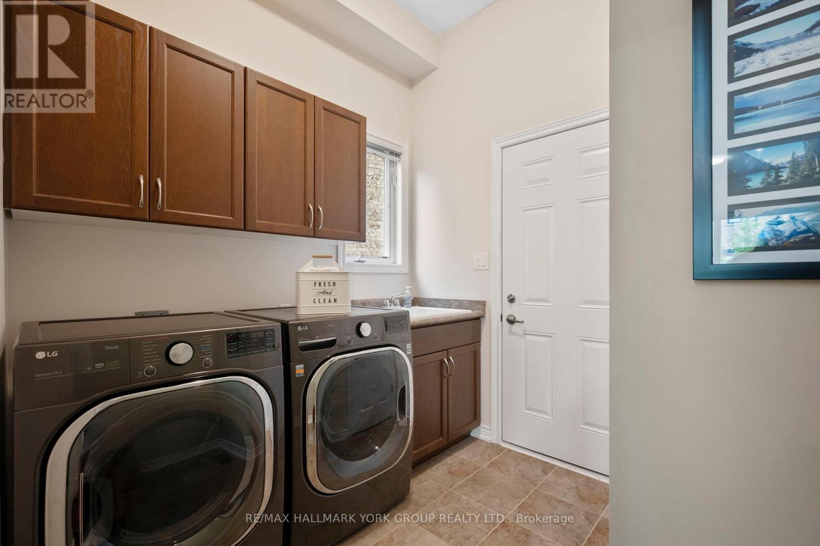 3210 Saltaire Crescent, Oakville, Ontario  L6M 0K8 - Photo 49 - W12172891