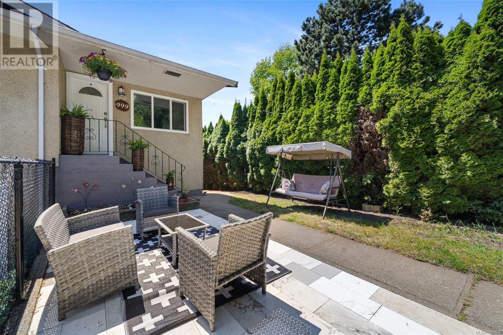 Property at 999 Furber Rd image 3