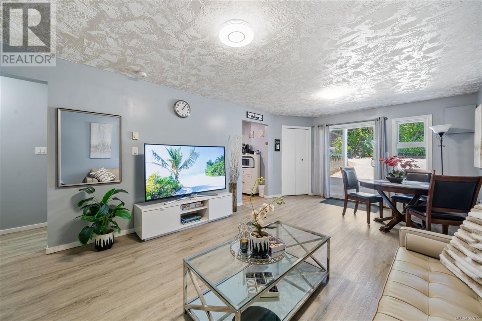 Property at 999 Furber Rd image 4