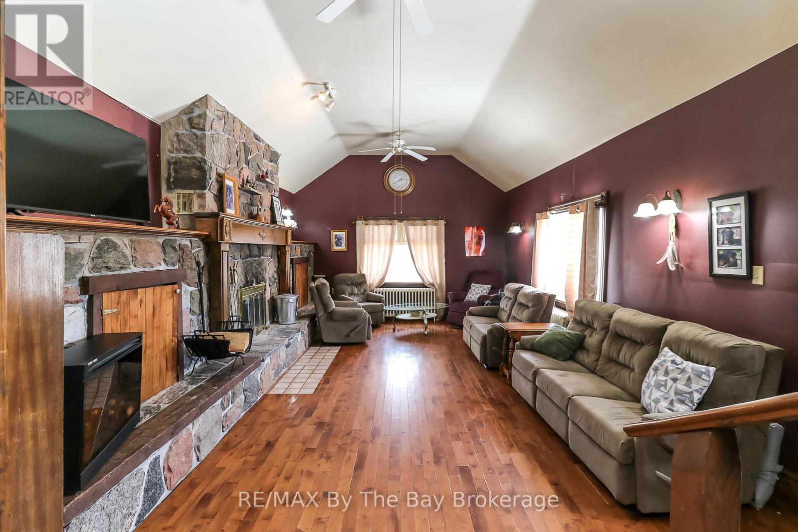 2553 County 42 Road, Clearview, Ontario  L0M 1S0 - Photo 9 - S12022484