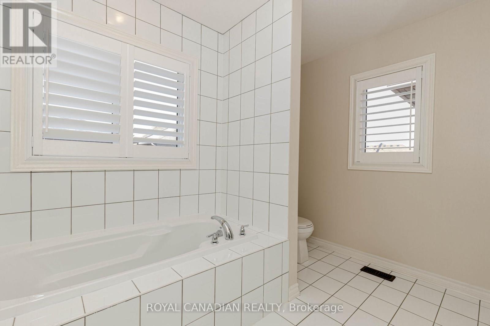1541 Chretien Street, Milton, Ontario  L9E 1H2 - Photo 29 - W12135510