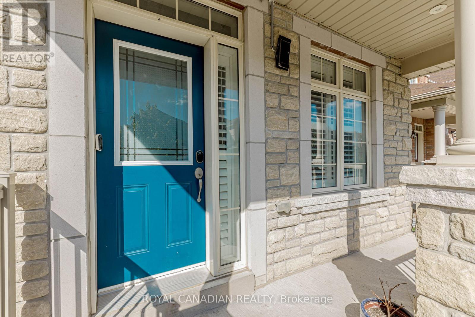 1541 Chretien Street, Milton, Ontario  L9E 1H2 - Photo 3 - W12135510