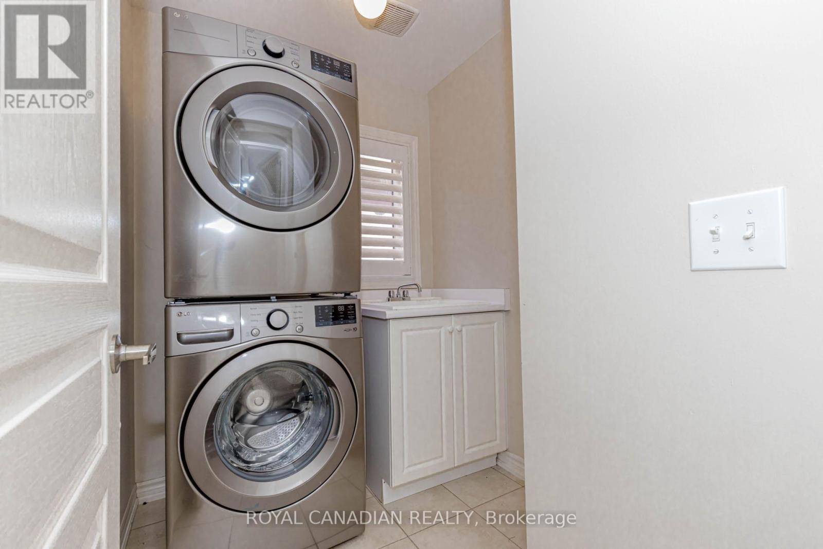 1541 Chretien Street, Milton, Ontario  L9E 1H2 - Photo 41 - W12135510