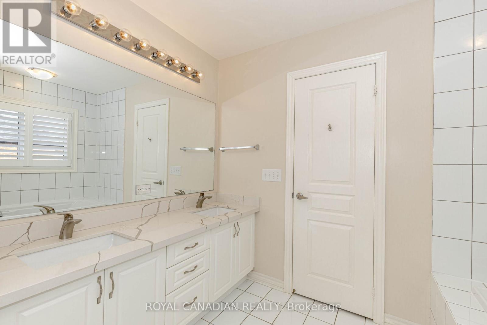 1541 Chretien Street, Milton, Ontario  L9E 1H2 - Photo 28 - W12135510