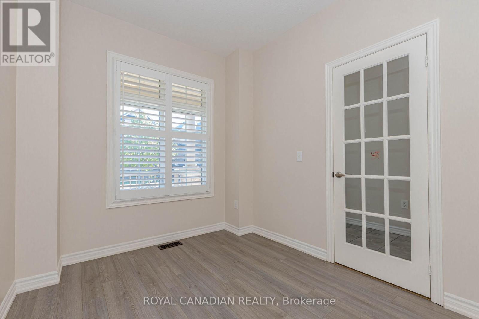 1541 Chretien Street, Milton, Ontario  L9E 1H2 - Photo 8 - W12135510