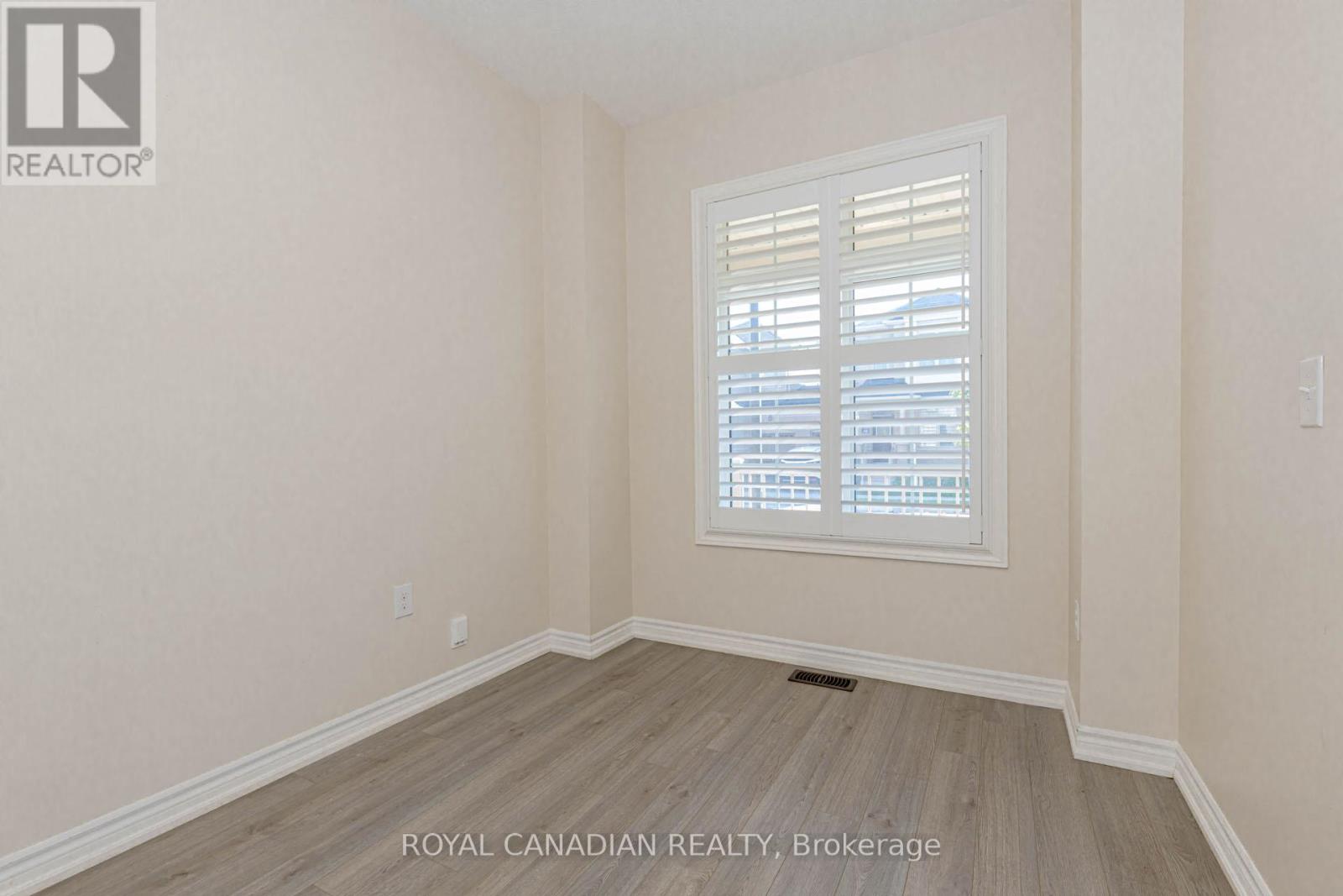 1541 Chretien Street, Milton, Ontario  L9E 1H2 - Photo 6 - W12135510