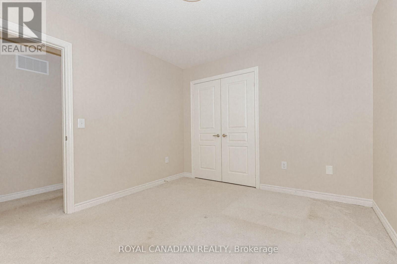 1541 Chretien Street, Milton, Ontario  L9E 1H2 - Photo 35 - W12135510