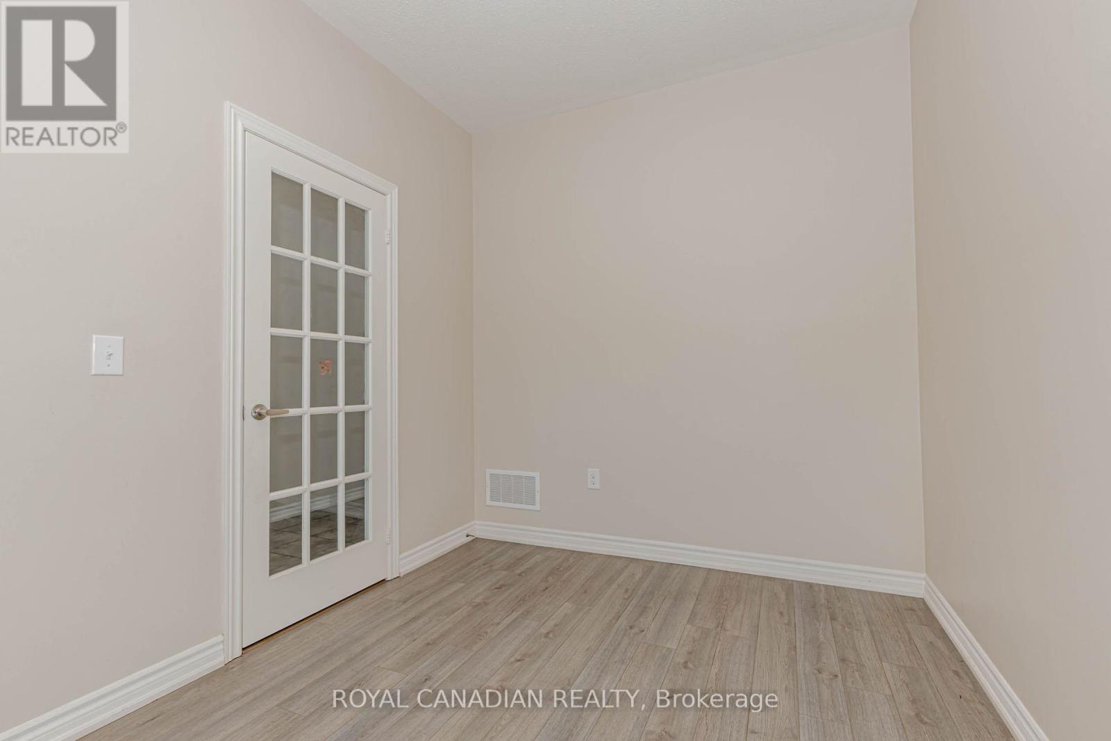 1541 Chretien Street, Milton, Ontario  L9E 1H2 - Photo 7 - W12135510