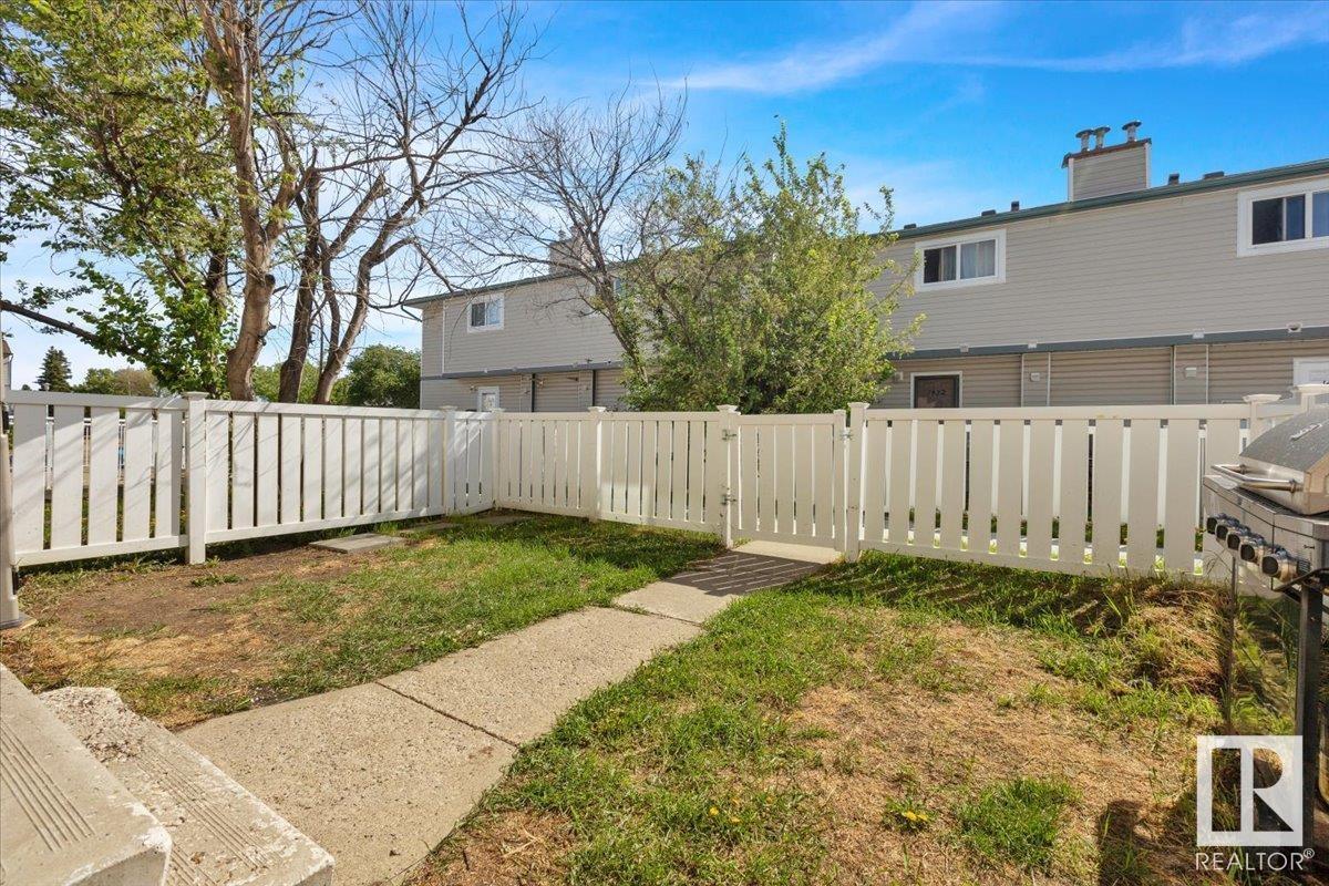 Property at 1446 LAKEWOOD RD W NW image 4