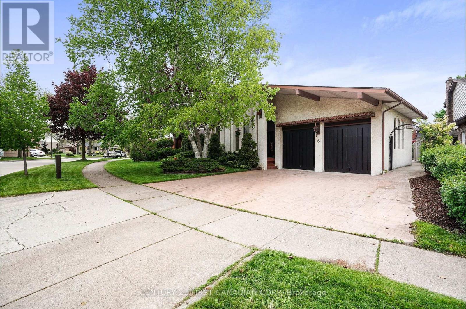 6 Audubon Street, Hamilton, Ontario L8J 1P7 - Photo 2 - X12173876