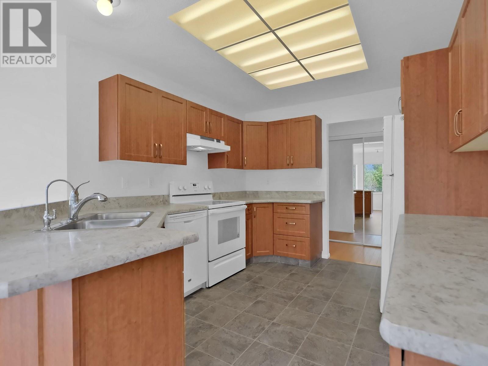 102 Forestbrook Place Unit# 136, Penticton, British Columbia  V2A 2G4 - Photo 6 - 10349155