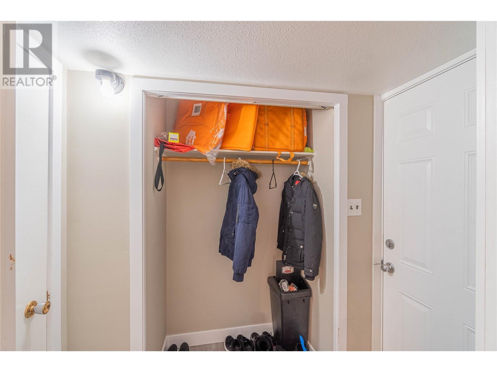 1569 WESTMOUNT Drive, Kamloops, BC V2B6A1