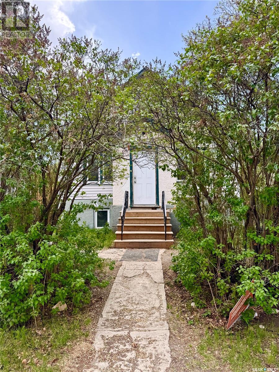 Property at 1110 Queen STREET image 1