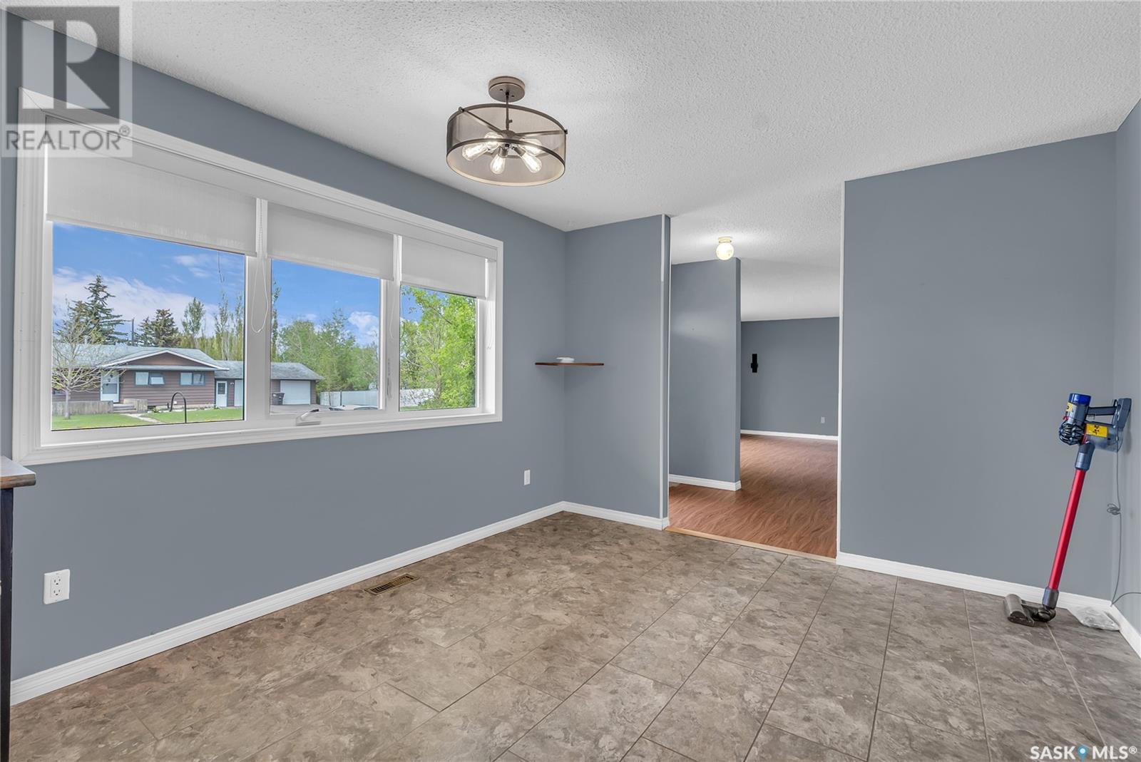 110 Elgin Street, Viscount, Saskatchewan  S0K 4M0 - Photo 11 - SK007201