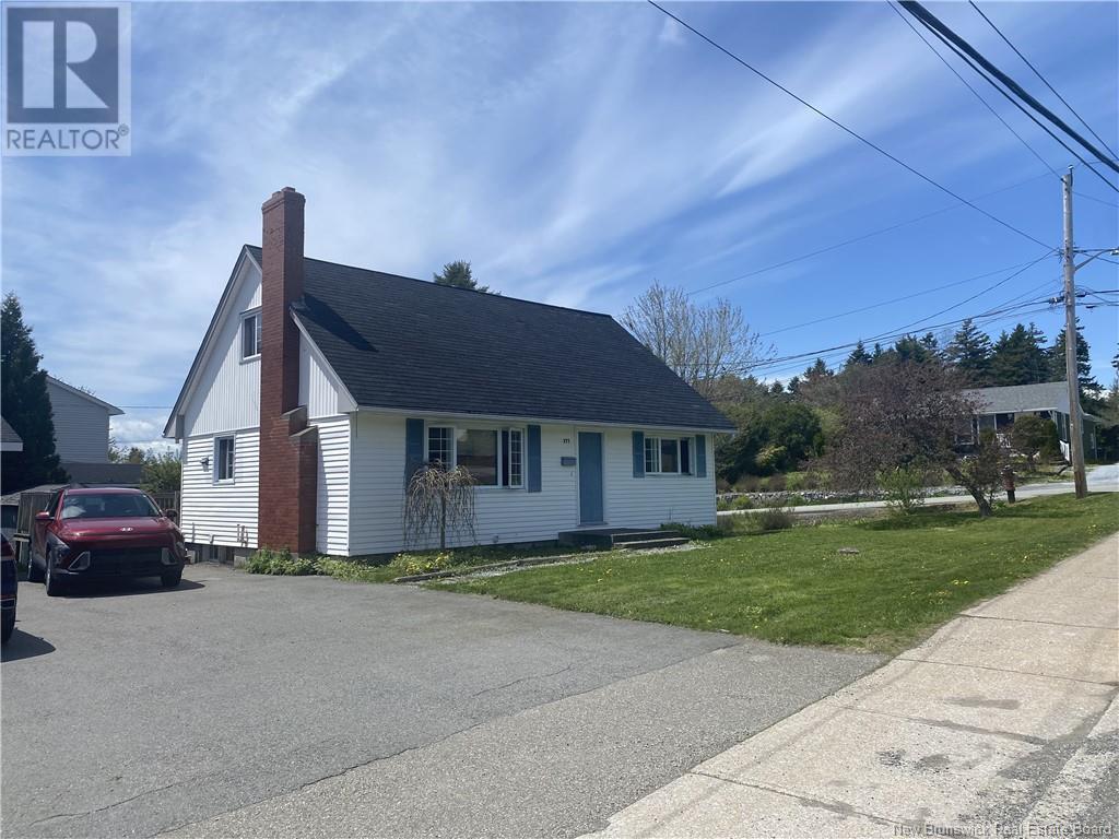 Property at 377 LAKEVIEW Drive image 3