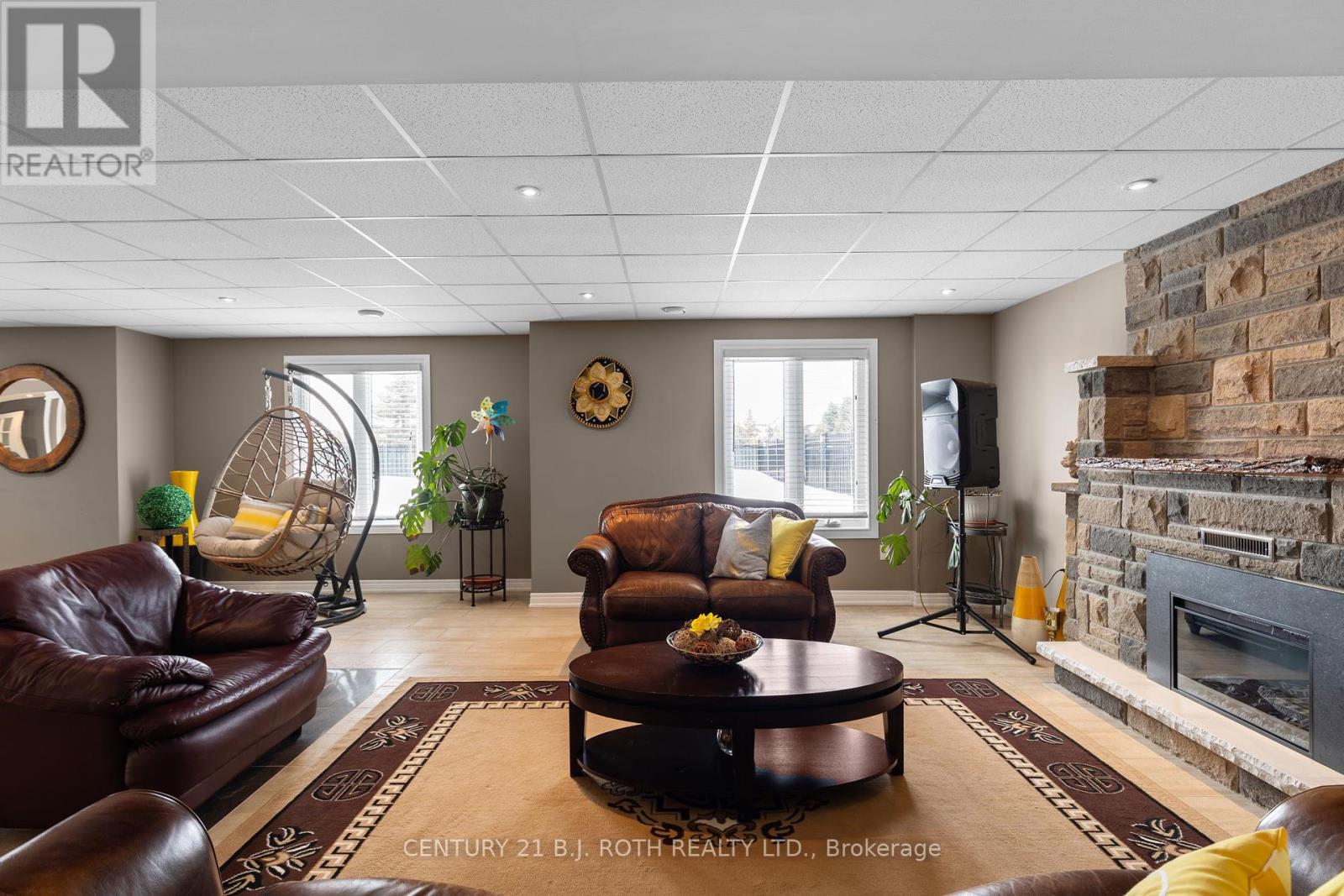 10 Brolley Crescent, Essa, Ontario  L0L 2N2 - Photo 20 - N12127056