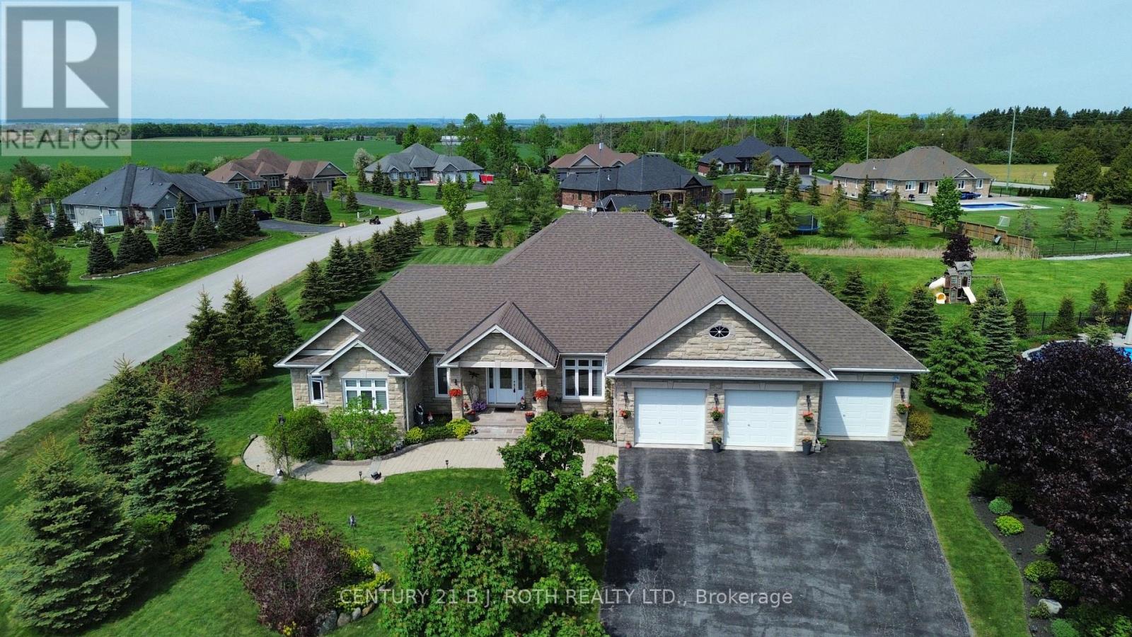 10 BROLLEY CRESCENT, Essa, Ontario