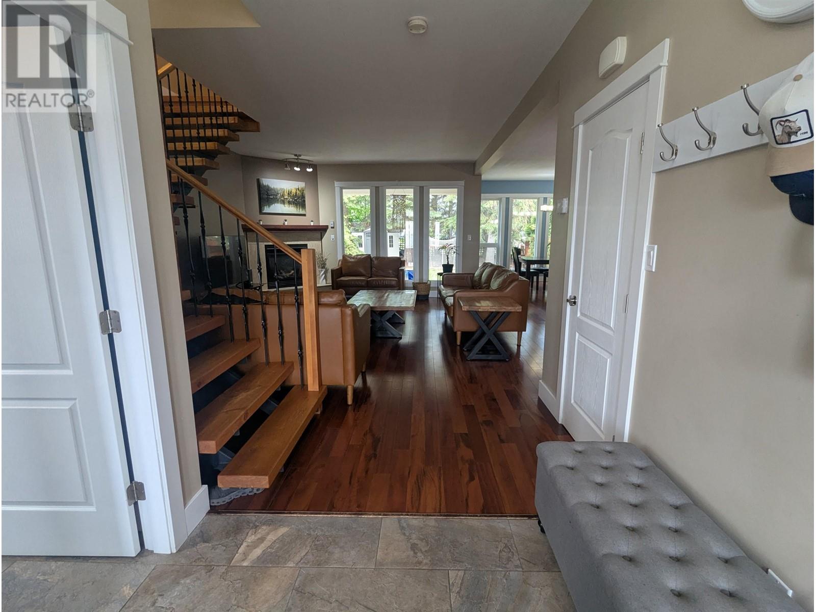 3240 3rd Avenue, Smithers, British Columbia  V0J 2N0 - Photo 4 - R3007133