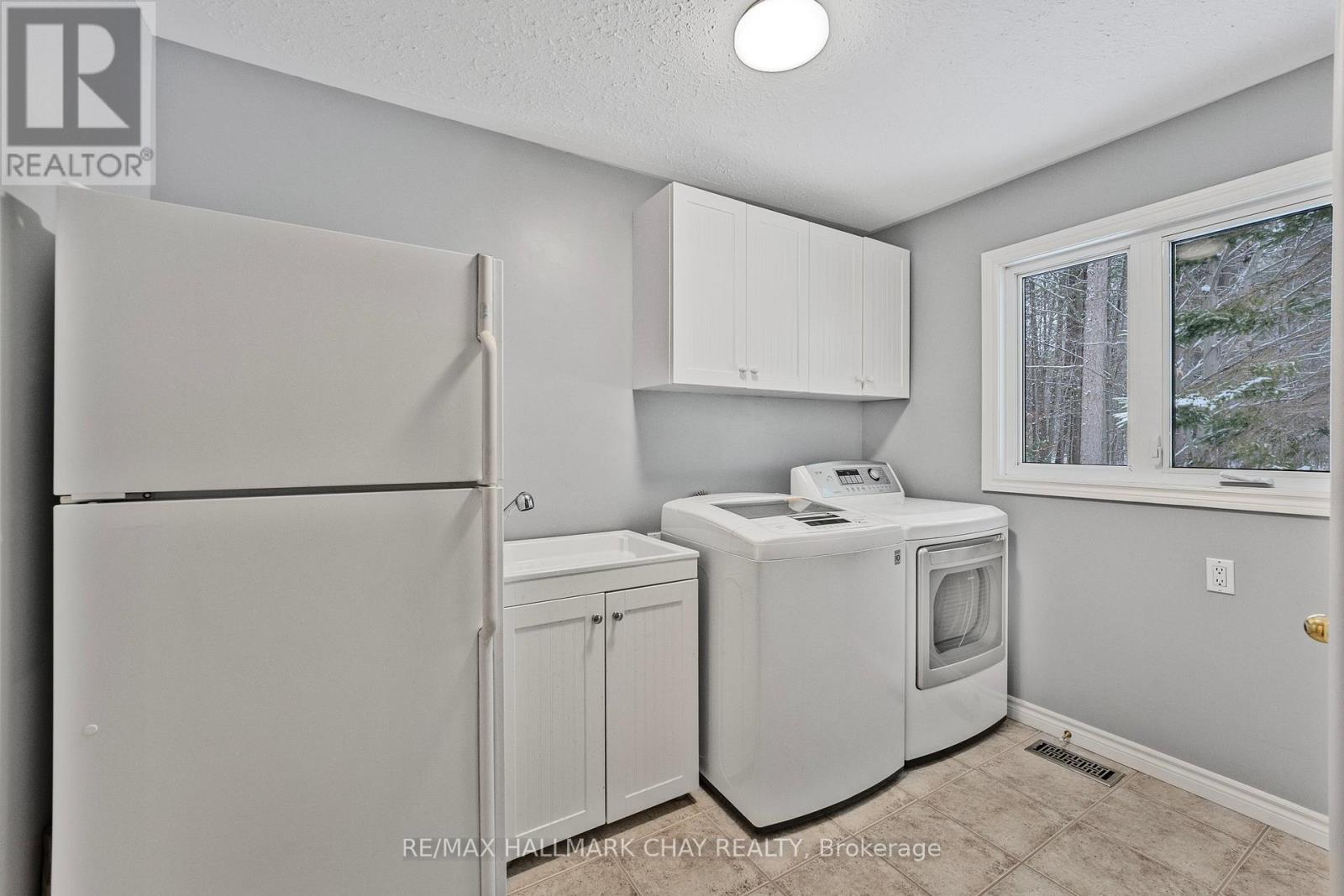 37 Sterling Drive, Tiny, Ontario  L0L 2T0 - Photo 21 - S12053113