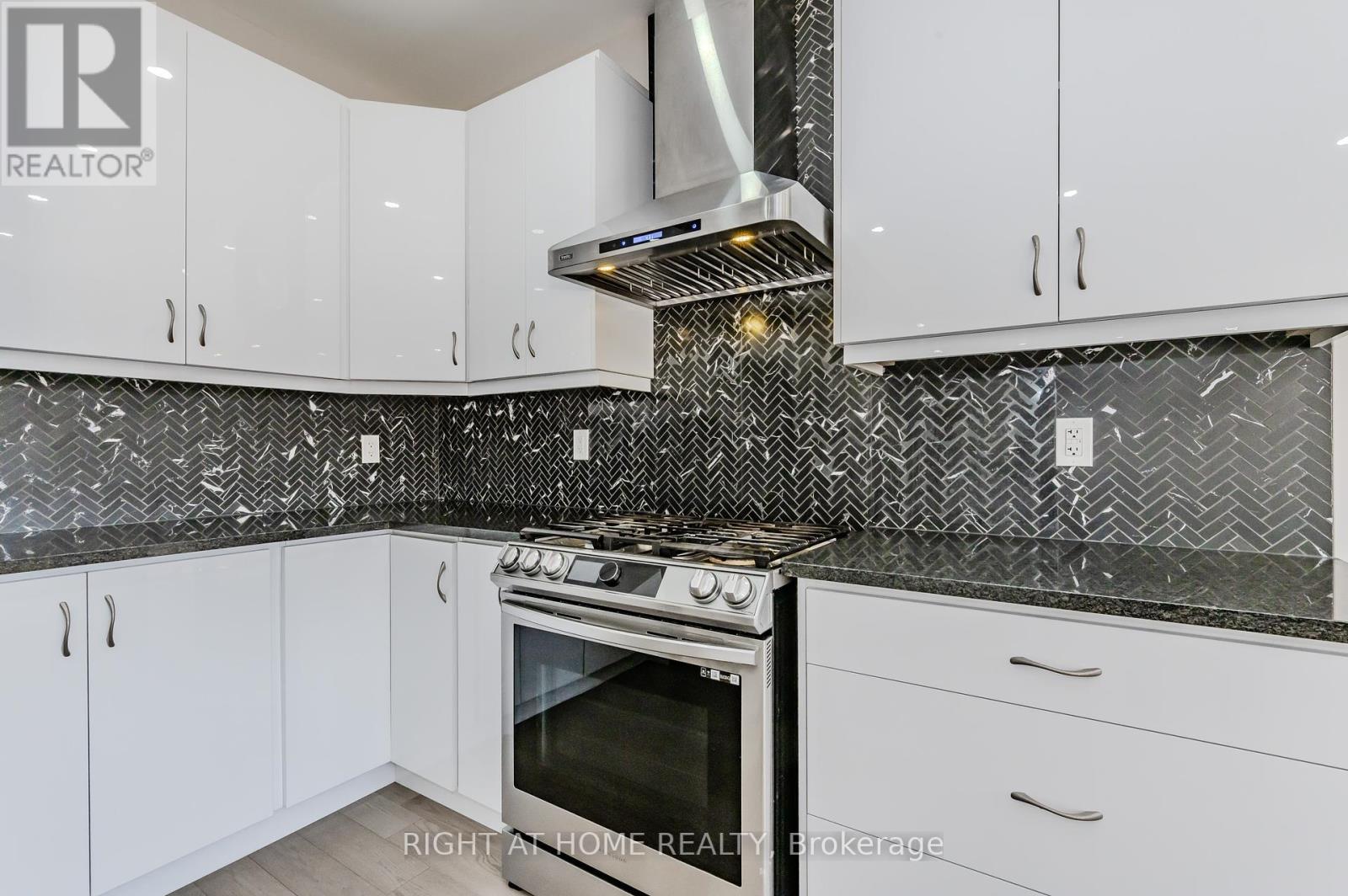 154 Histand Trail, Kitchener, Ontario  N2R 0S3 - Photo 38 - X12175929