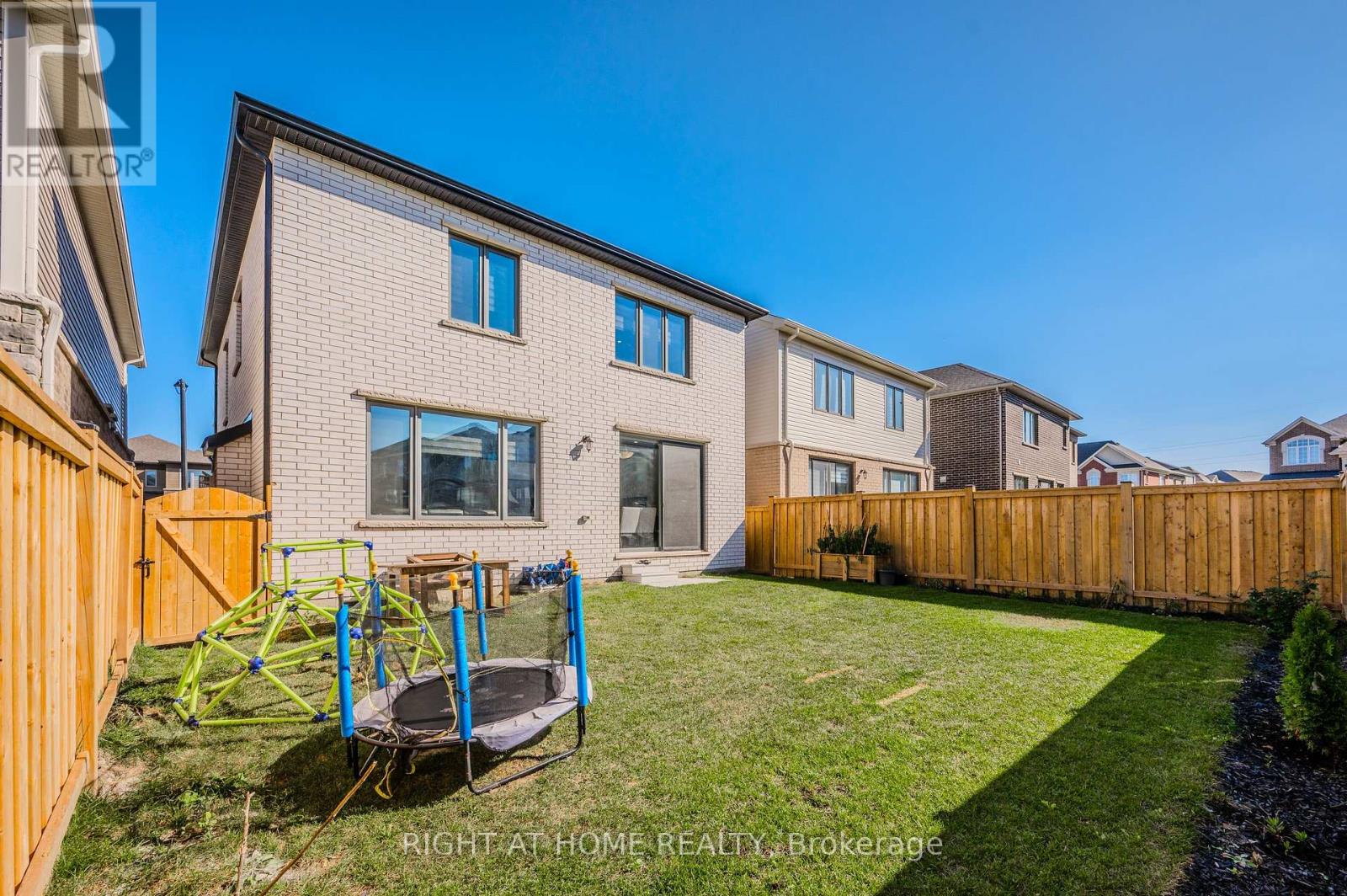 154 Histand Trail, Kitchener, Ontario  N2R 0S3 - Photo 26 - X12175929