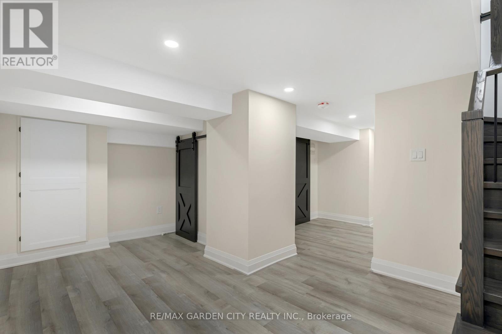 38 East 16th Street, Hamilton, Ontario  L9A 4H9 - Photo 35 - X12170127
