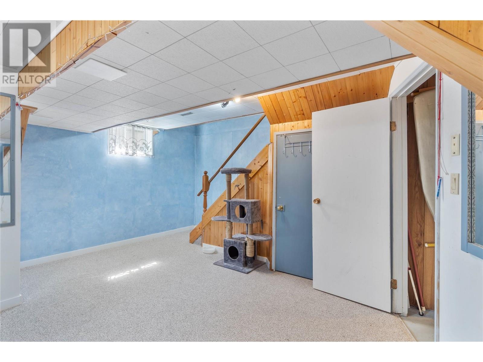747 KYLE Drive, Kamloops, BC V2B7Z5