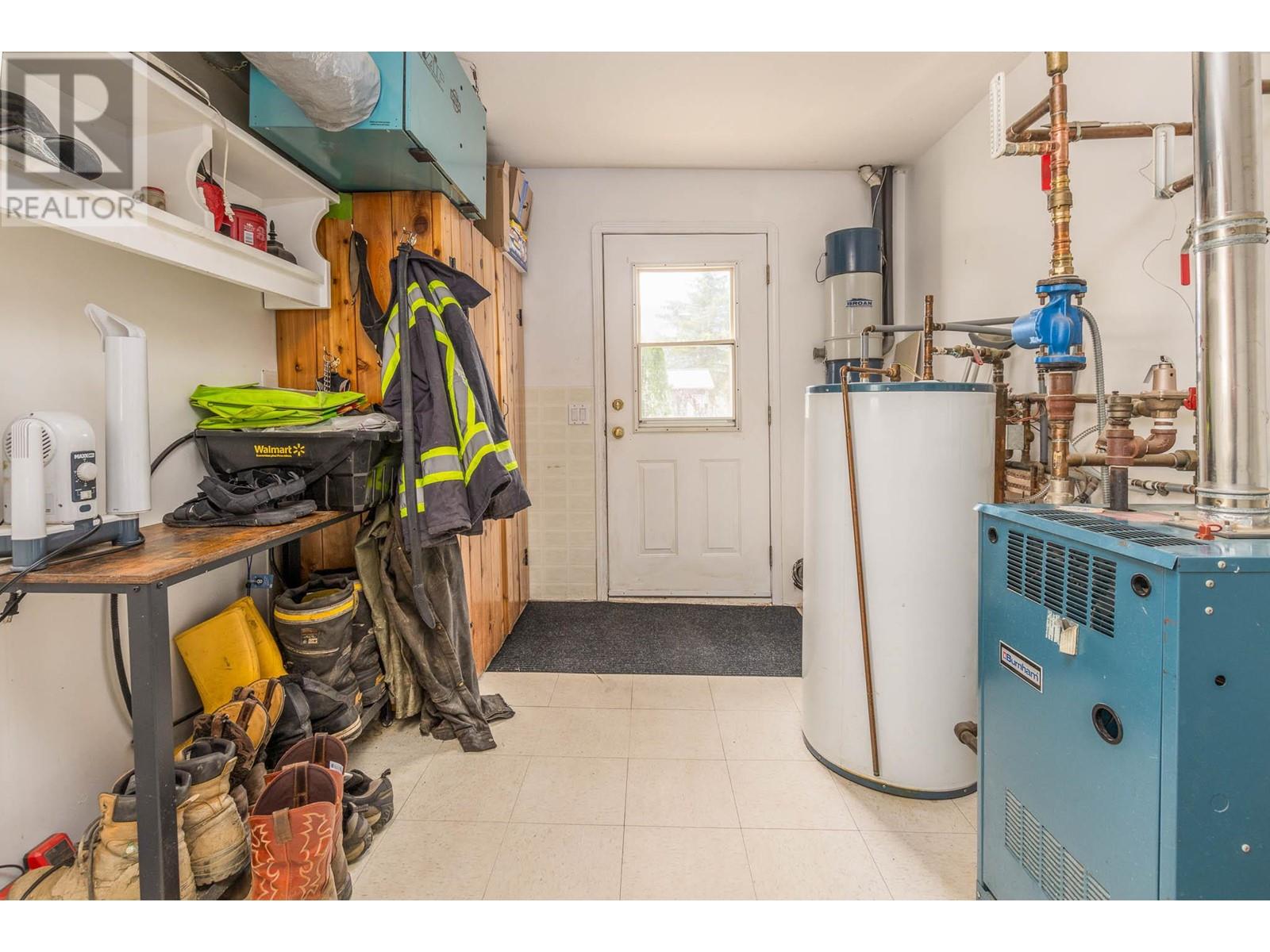 3695 Malakwa Loop Road, Malakwa, BC V0E2J0