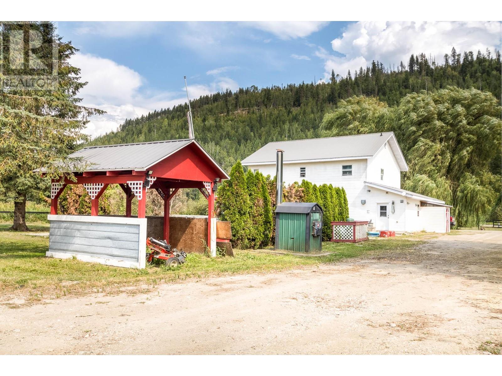 3695 Malakwa Loop Road, Malakwa, British Columbia  V0E 2J0 - Photo 27 - 10349390