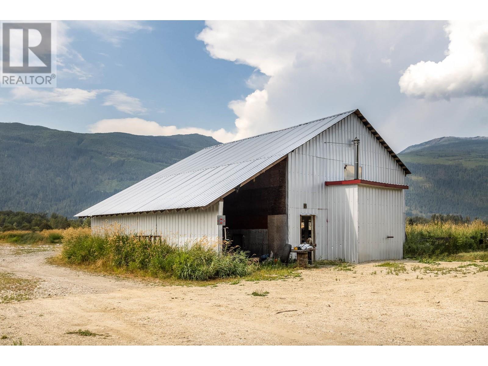 3695 Malakwa Loop Road, Malakwa, British Columbia  V0E 2J0 - Photo 29 - 10349390