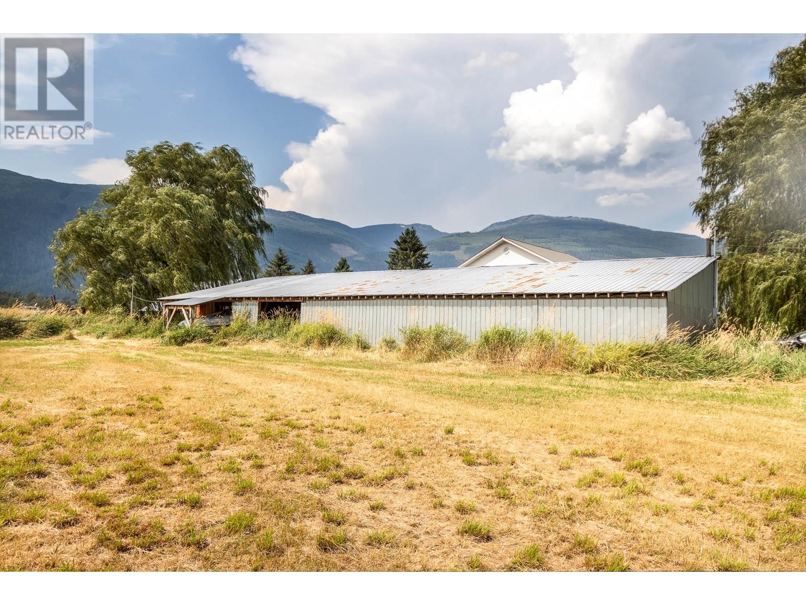 3695 Malakwa Loop Road, Malakwa, British Columbia  V0E 2J0 - Photo 32 - 10349390