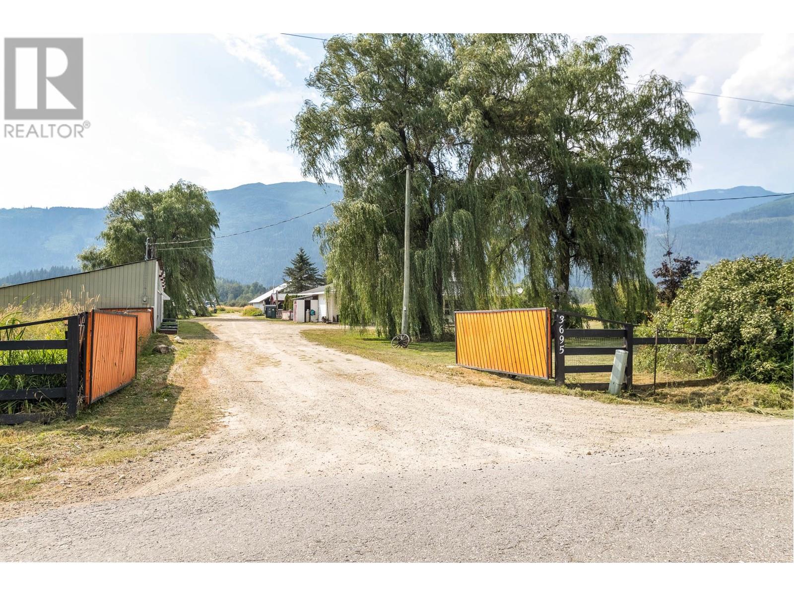 3695 Malakwa Loop Road, Malakwa, British Columbia  V0E 2J0 - Photo 37 - 10349390