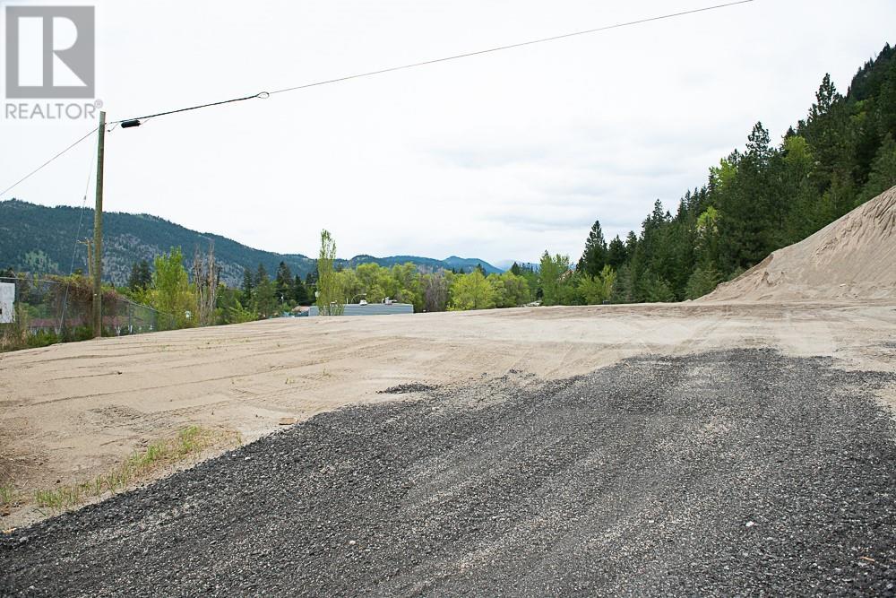 909 Trans Canada Highway, Chase, British Columbia  V0E 1M1 - Photo 1 - 10349033