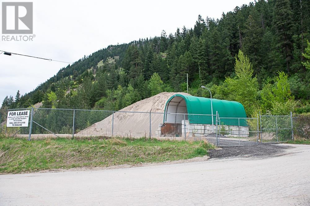 909 Trans Canada Highway, Chase, British Columbia  V0E 1M1 - Photo 3 - 10349033