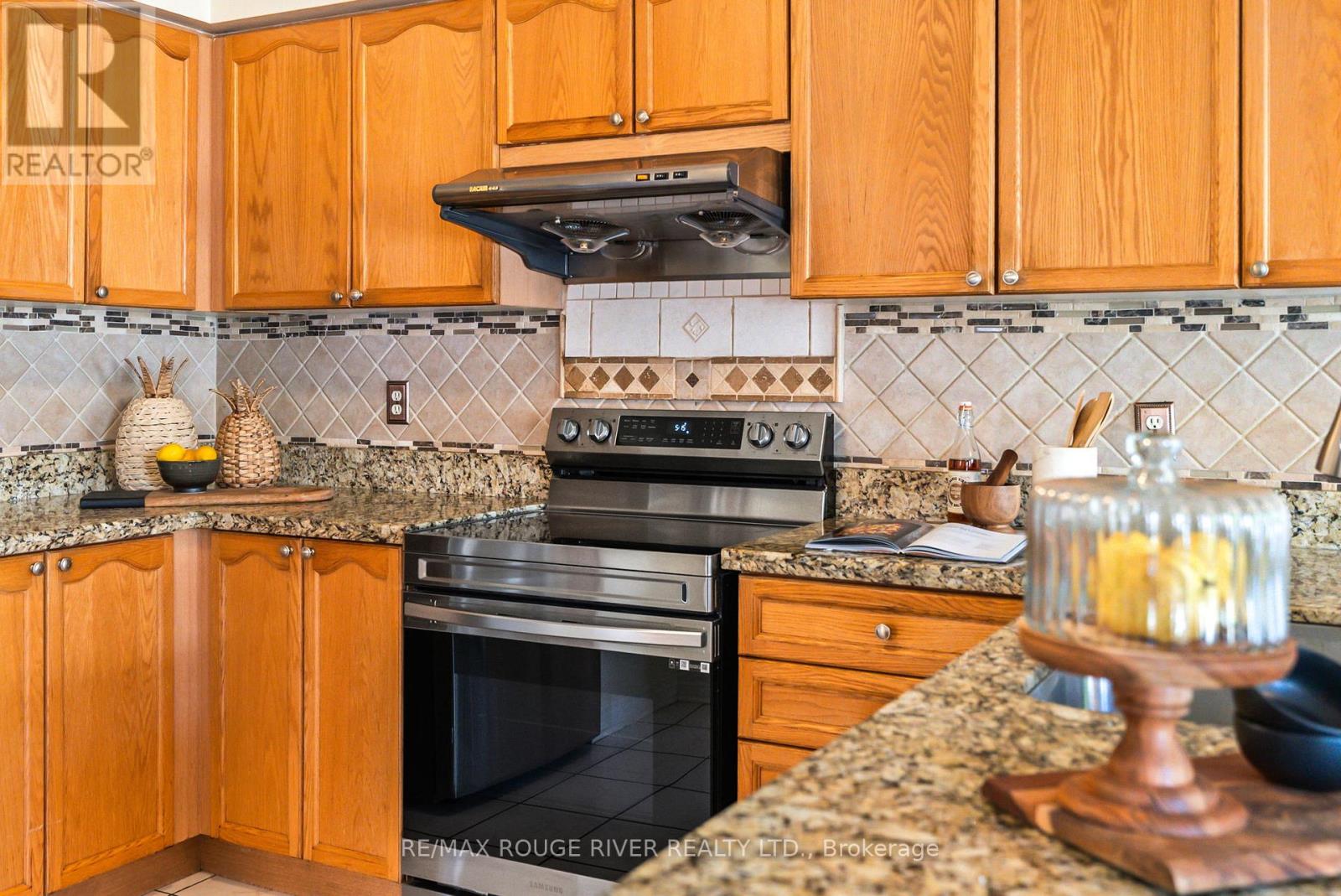 104 Willowbrook Drive, Whitby, Ontario  L1R 2S8 - Photo 21 - E12176285