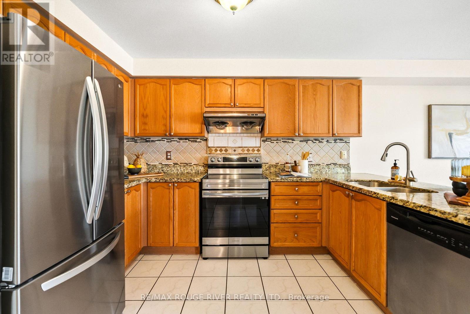 104 Willowbrook Drive, Whitby, Ontario  L1R 2S8 - Photo 23 - E12176285