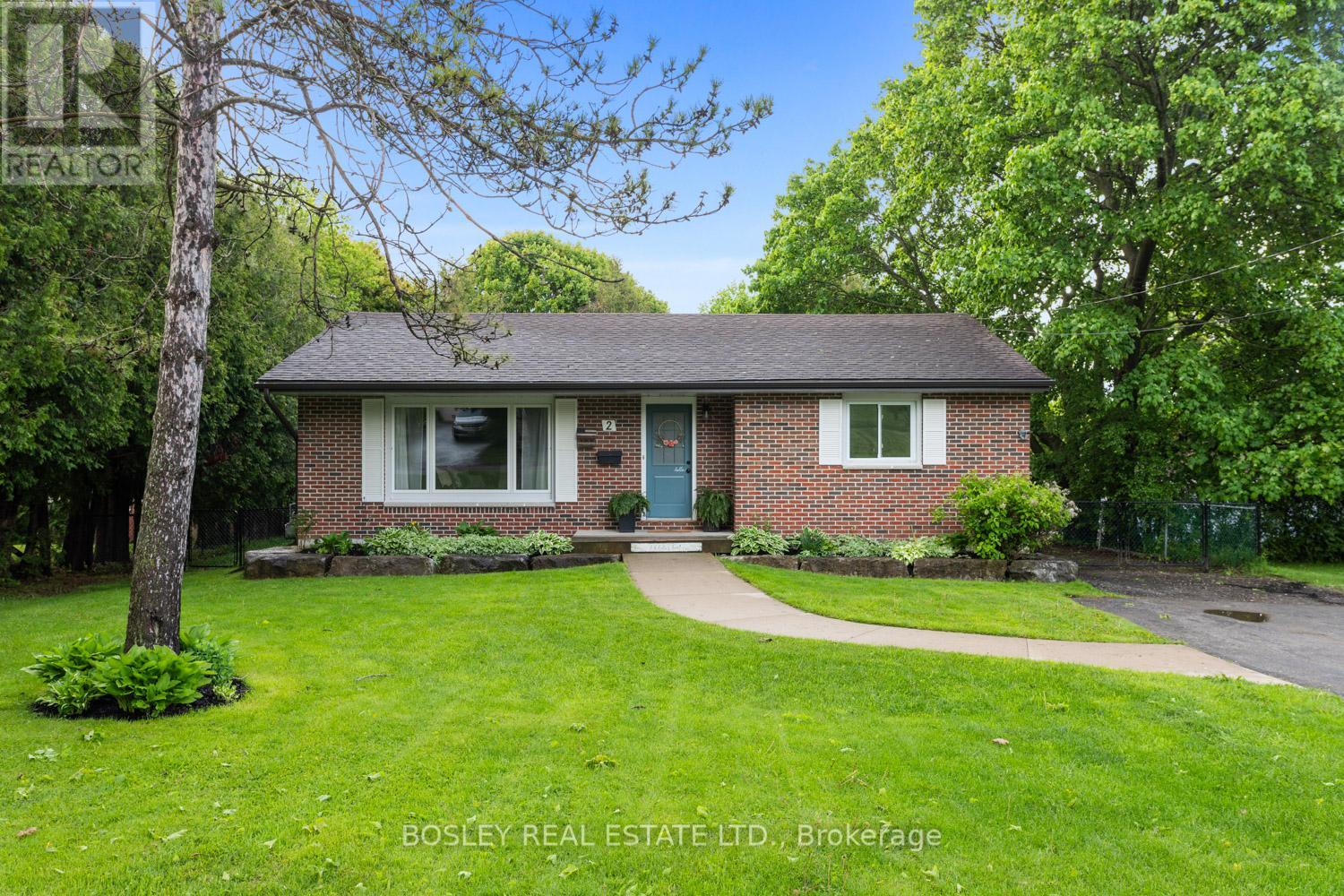 2 OLIVER'S LANE, Cobourg, Ontario