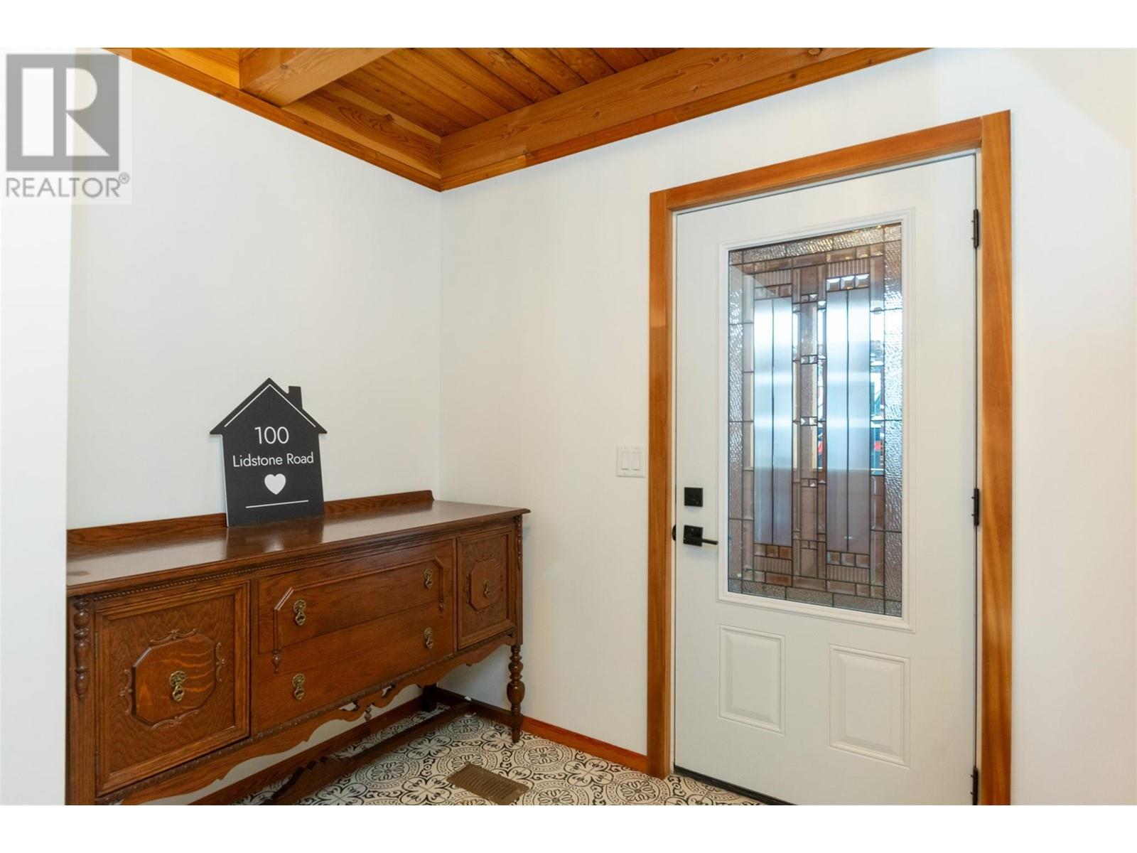 100 Lidstone Road, Salmon Arm, BC V1E2Y1