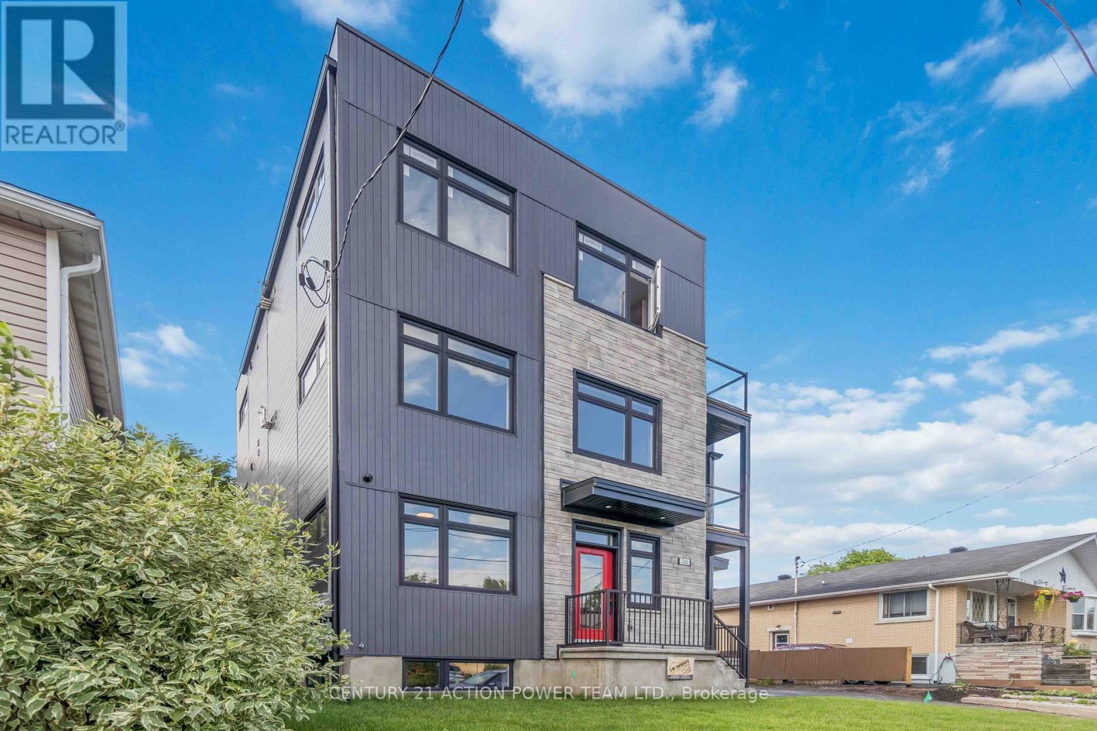 1 - 280 Levis Avenue, Ottawa, Ontario  K1L 6H6 - Photo 2 - X12176255