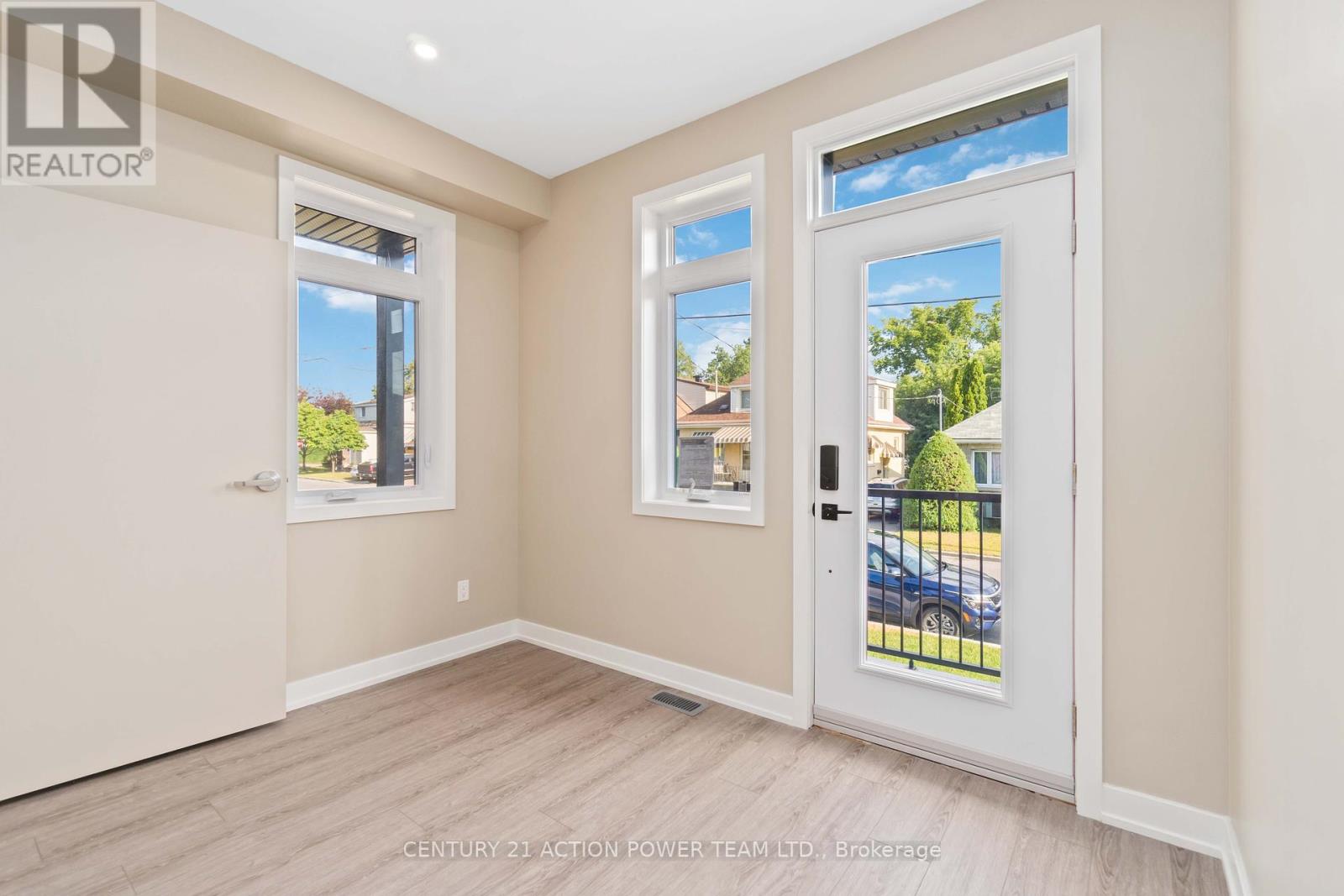 1 - 280 Levis Avenue, Ottawa, Ontario  K1L 6H6 - Photo 3 - X12176255