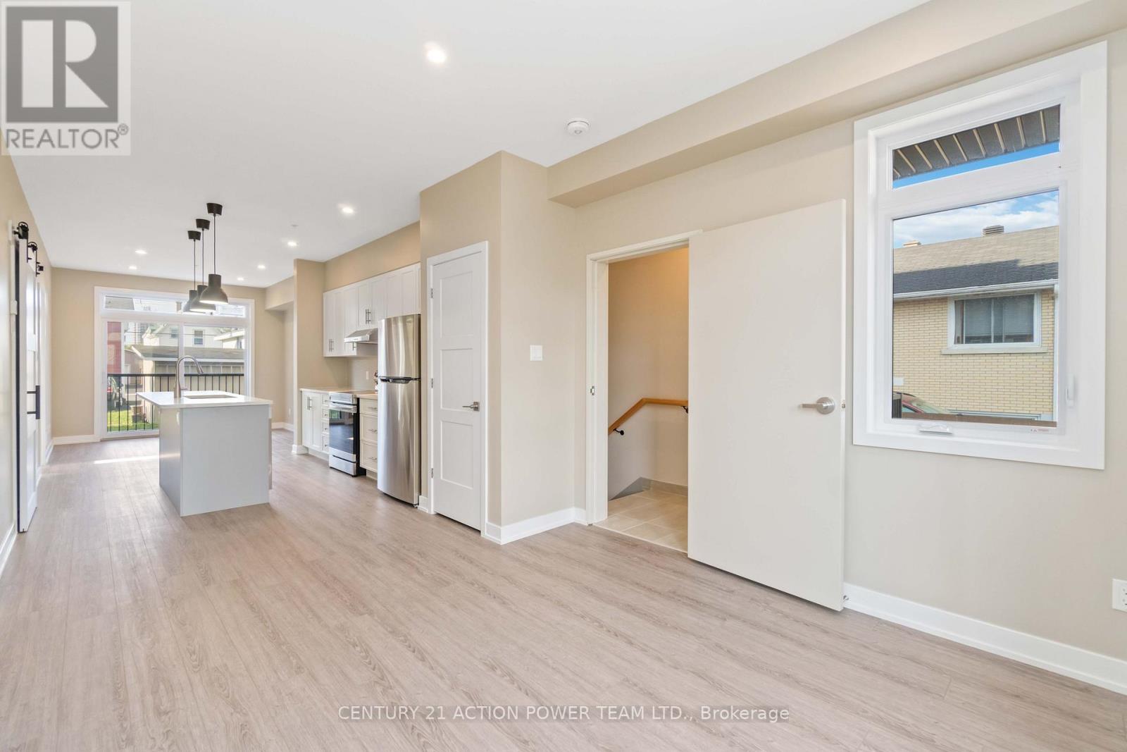 1 - 280 Levis Avenue, Ottawa, Ontario  K1L 6H6 - Photo 4 - X12176255