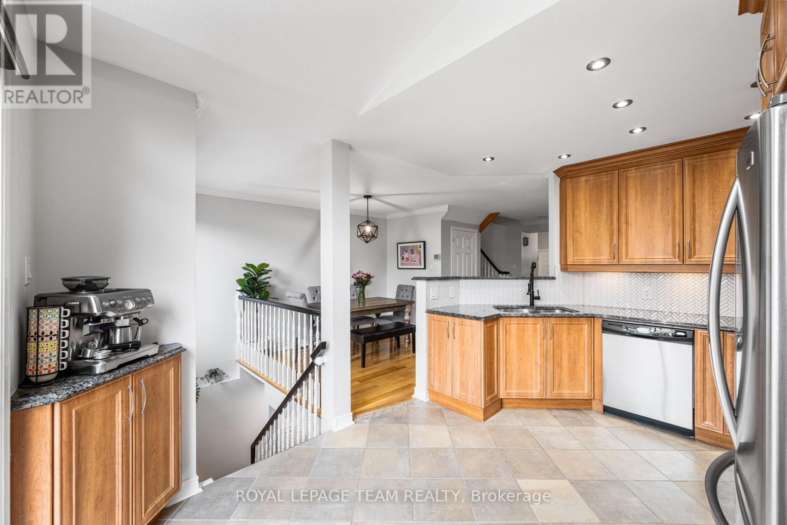 1526 Tonilee Drive, Ottawa, Ontario  K1J 1C3 - Photo 11 - X12176256