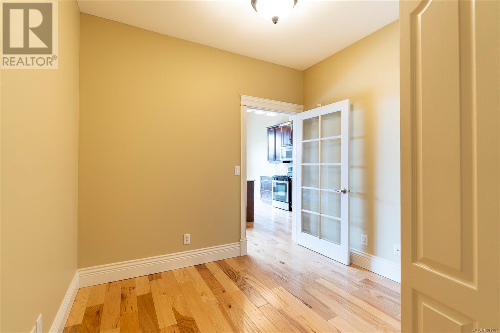 408 1602 Quadra St, Victoria, British Columbia  V8W 2L4 - Photo 10 - 1001292
