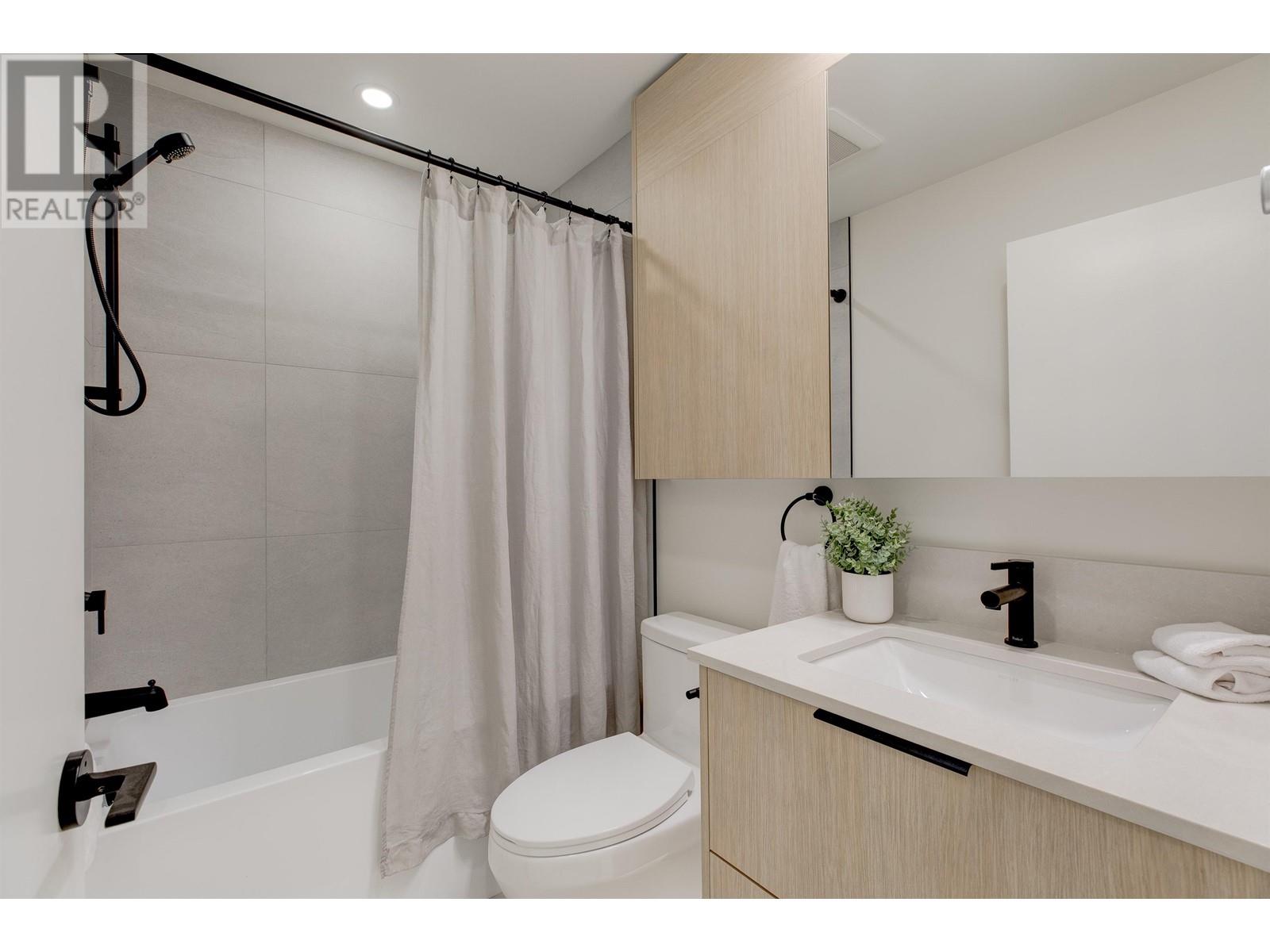 2 339 Keary Street, New Westminster, British Columbia  V3L 3L2 - Photo 12 - R3007604